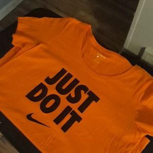 Nike tee (orange)